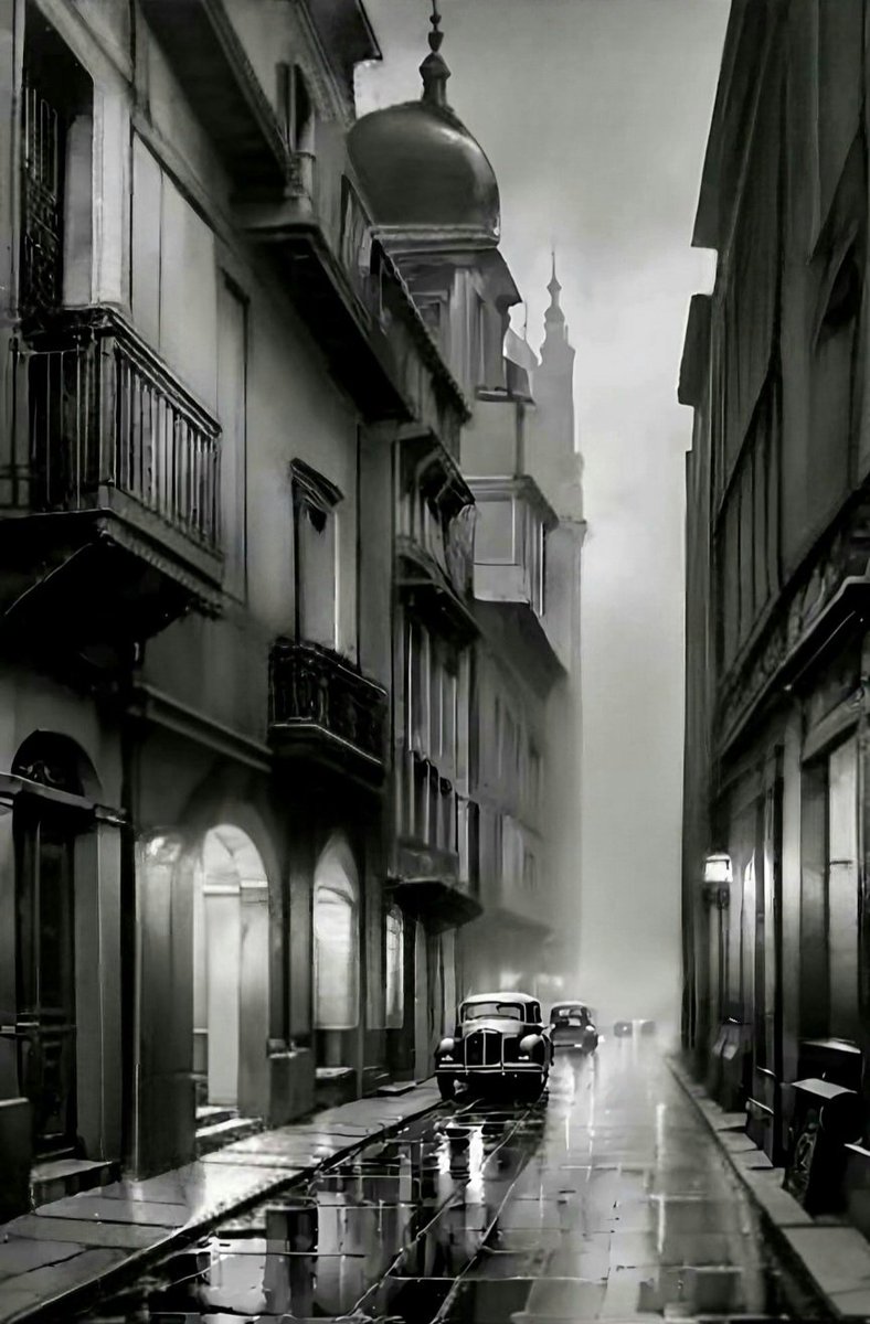 My novels are usually silent and black and white..✶✶