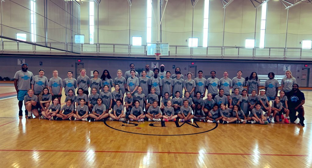 msbelite's tweet image. Great week of Nike Camp!
Fun group of girls to work with 🏀✔️
#NikeBasketballCamp #GrowTheGame