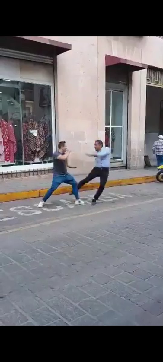 ignacio_ignis's tweet photo. Cuando en el street fighter me la paso haciendo solo un combo: https://t.co/smBf1SAGgJ