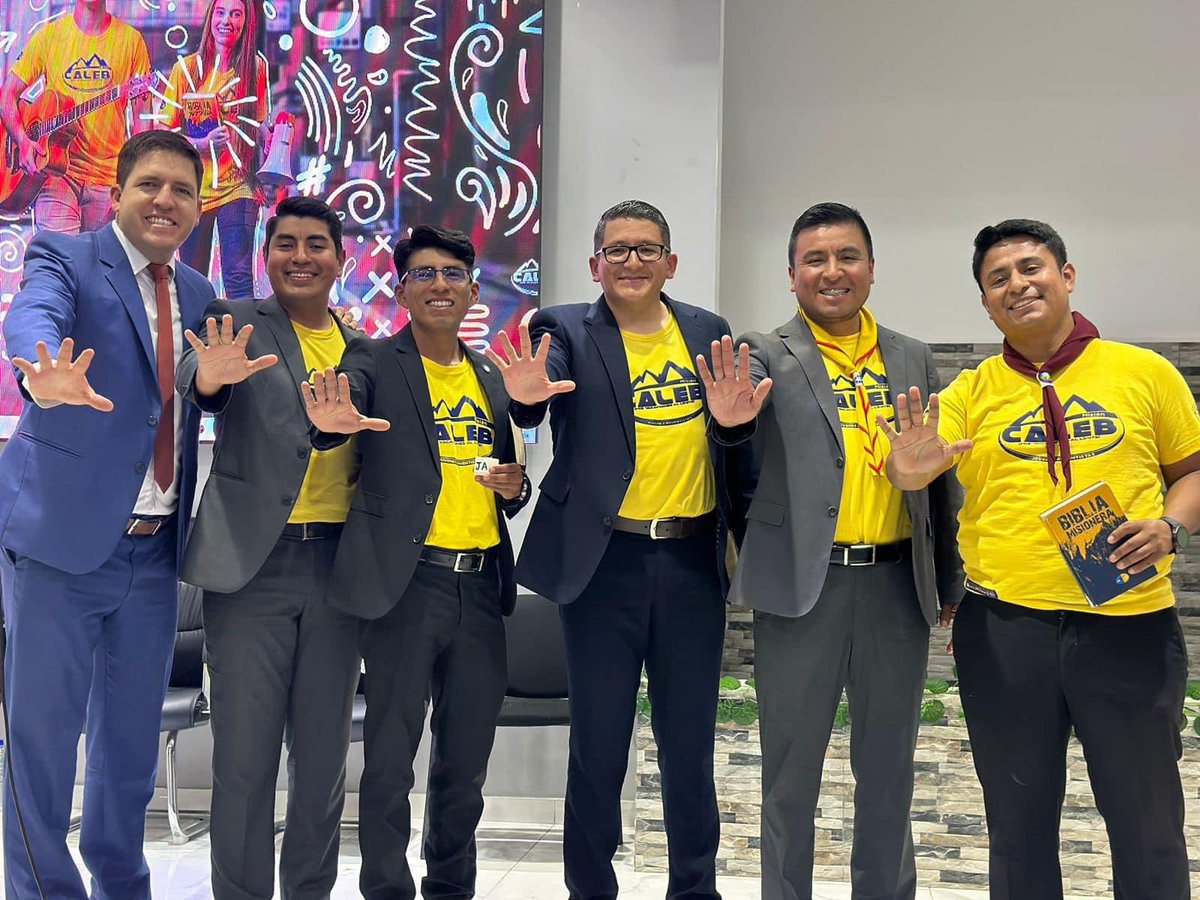 RubenRivera95's tweet photo. Hasta el próximo Misión Caleb! 
Feliz de haber compartido junto a grandes líderes un cierre especial de Misión Caleb! 🙏🏼😃 
Que Dios nos bendiga, no dejemos de seguir trabajando por las nuevas generaciones! 💛
@adventistasAPC @AdventistasUPS https://t.co/7z5ZgogPJX