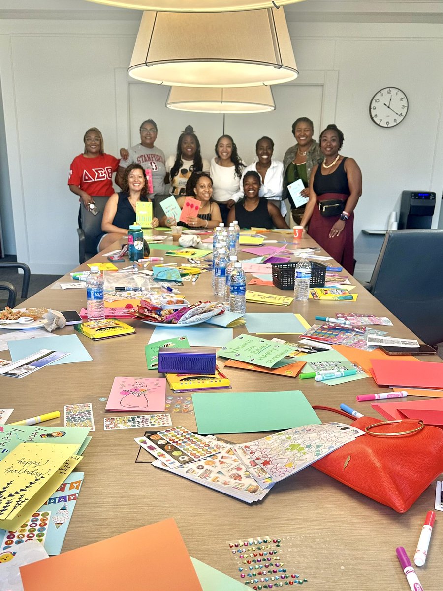 MollysAngels's tweet photo. We had the pleasure of hosting an amazing group of women from Texas, marking the 20th anniversary of their Stanford sorority days. They took a trip to Napa Valley and chose to give back with a service project, crafting handmade birthday cards for our seniors! #ThankYou ❤️ https://t.co/6gBOwcumNR