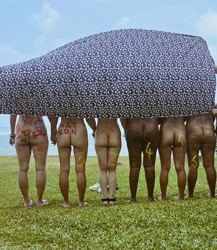 Samratd80's tweet photo. Some nice bums from NATCON https://t.co/sqn0lRnryX