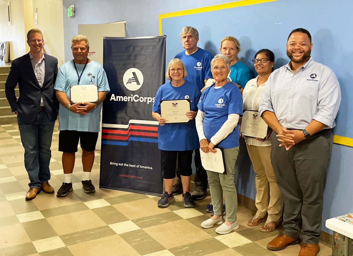 AmeriCorps's tweet photo. #Shareworthy: The spirit of service is alive in Washington state! Huge congratulations to all the devoted individuals who were honored with the President's Volunteer Service Award in #WA06 by @AmeriCorpsCEO and @RepDerekKilmer. Read more: https://t.co/mjmOmrKMAy #AmeriCorps30 https://t.co/S3EZUWWQym