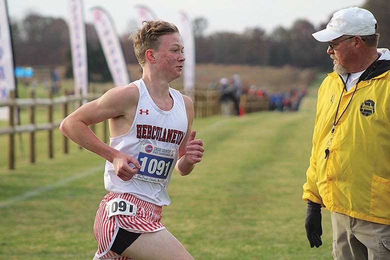 myleaderpaper's tweet image. The running culture among the high schools in Jefferson County is unmatched. JCAA girls xc teams have won 14 state titles, while the boys have 26, and 13 in a row since 2013. Follow the Leader all the way to the finish line at Gans Creek in November. Nate Wright (photo)