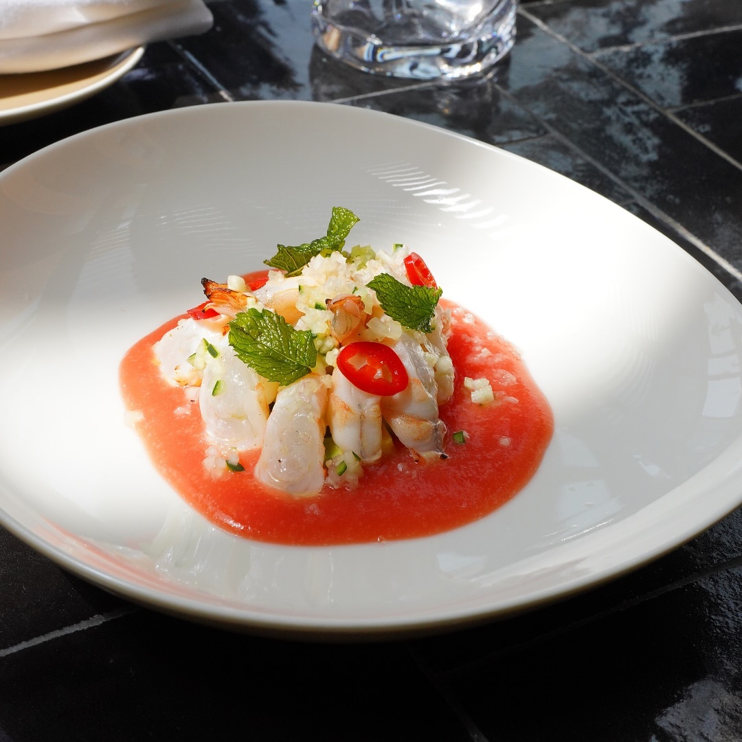 Light up your palate with locally sourced shrimps, paired with a zesty tomato and orange emulsion for a vibrant taste.

#fourseasons #discoverflavors #fscasablanca #kyubrestaurant