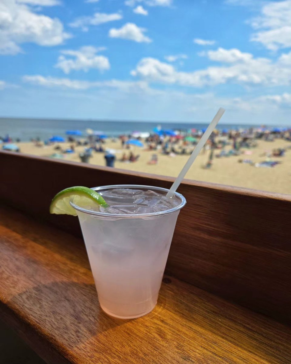 desiredtastes's tweet photo. Cocktails & Art at Asbury Park🍹🎨
#BeachDay #JerseyShore #WonderBar #Cocktails #Tequila #Boardwalk #StreetArt #Beach #Ocean #Art #BeachBar #Drinks #Cocktail #Rum #AsburyPark #NJ #NewJersey #Summer #Bars #Jersey #Summertime #DesiredTastes https://t.co/E8PV9E3aj9