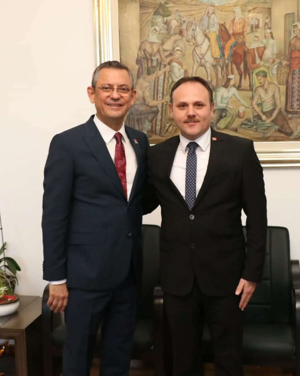 CCaliskancemal's tweet photo. Genel Başkanımız Sayın Özgür ÖZEL'e ayağında oluşan kırıktan dolayı geçmiş olsun diliyor ve en kısa sürede iyileşmesini temenni ediyorum. @eczozgurozel https://t.co/XjVXAB5NCv