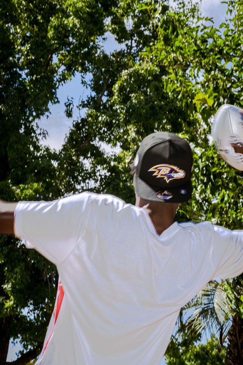 Shiekh's tweet photo. NFL Season is almost here cop a fresh New Era hat for the new season and rep your team in style 

https://t.co/8zLFJw68Wj

Shop online, pick up in-store 
#NewEra #NFl #NFLHats #CoppedatShiekh https://t.co/PMIHae0B9K