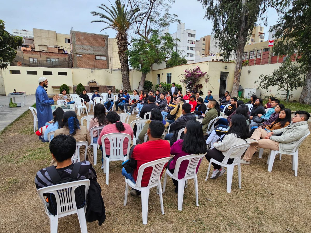 RubenRivera95's tweet photo. Junto a la escuela de misiones de la APC se vivió nuestra primera clase vivencial aprendiendo un poco más sobre el Islam! 
Visitamos la mezquita de Magdalena! 🙏🏼😃 https://t.co/gMwrBoZZeR