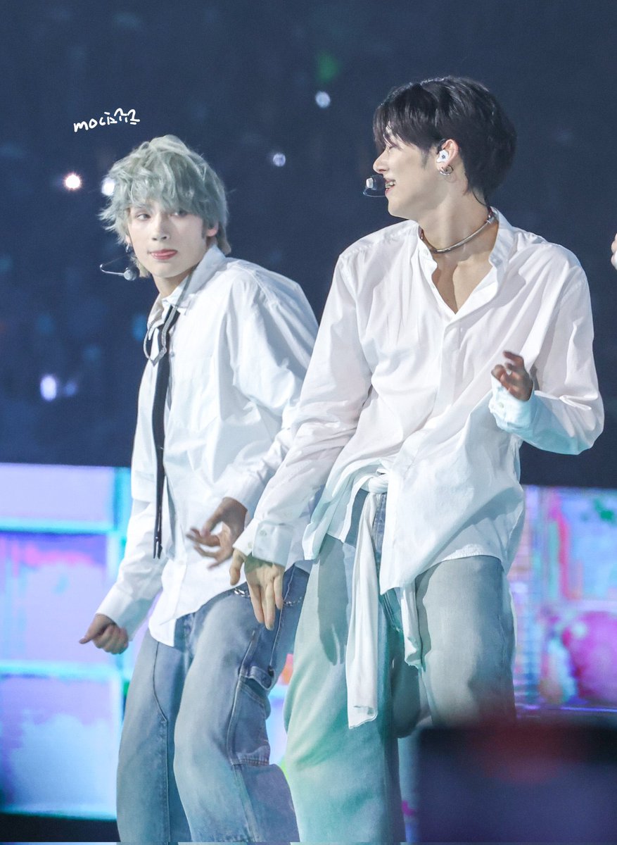 yonjuniz's tweet photo. the cutest shots of yeonkai ever 🥹 https://t.co/CXtOTK5teD
