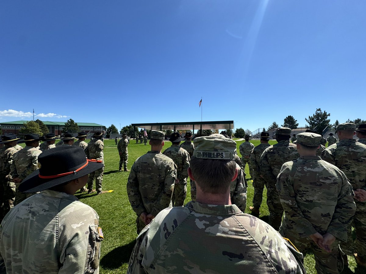 TheRevBski's tweet photo. Bittersweet day as 2-1 Cavalry inactivates. It is sad to see a great organization cease but joy to reflect on the legacy of those who came before us and upon whose shoulders we stand. Proud to have served with 2-1. #CourageousAndFaithful https://t.co/h0Iv0scggo