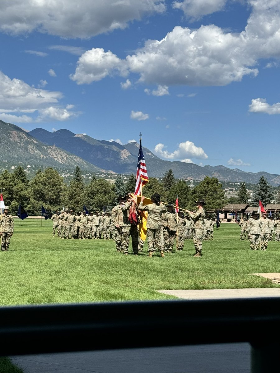 TheRevBski's tweet photo. Bittersweet day as 2-1 Cavalry inactivates. It is sad to see a great organization cease but joy to reflect on the legacy of those who came before us and upon whose shoulders we stand. Proud to have served with 2-1. #CourageousAndFaithful https://t.co/h0Iv0scggo