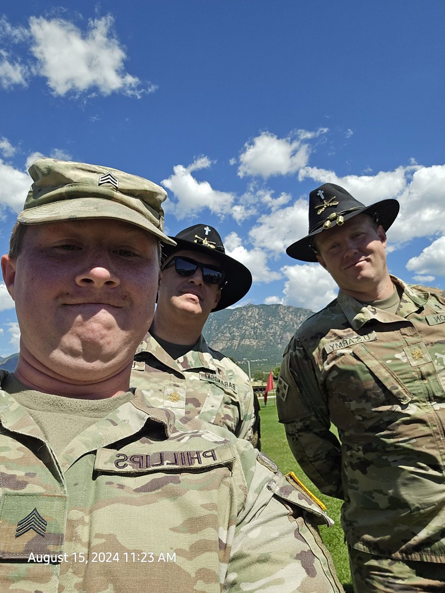 TheRevBski's tweet photo. Bittersweet day as 2-1 Cavalry inactivates. It is sad to see a great organization cease but joy to reflect on the legacy of those who came before us and upon whose shoulders we stand. Proud to have served with 2-1. #CourageousAndFaithful https://t.co/h0Iv0scggo