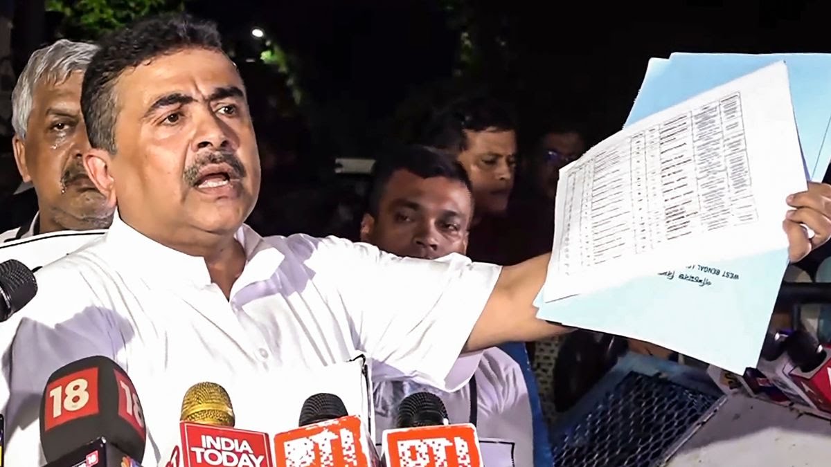 NewsAlgebraIND's tweet photo. BIG BREAKING NEWS 🚨 Leader of Opposition Suvendu Adhikari calls for a Bandh tomorrow in West Bengal to demand the resignation of Mamata Banerjee.

He said "I would like to say to all Political Parties to bring West Bengal to a standstill tomorrow"

Suvendu Adhikari writes to Home Ministry to deploy paramilitary forces In Bengal. 

He said "Vandalism was done by TMC goons yesterday to destroy evidence"