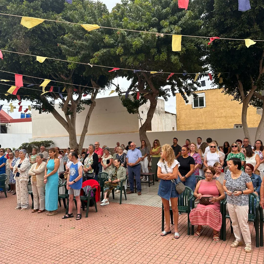 hectorjsuarez's tweet photo. Hoy hemos compartido el día grande de las fiestas del barrio de La Viña en  #Telde en honor a nuestra señora la Virgen de La Paloma, mis más sinceras felicitaciones para la comisión de fiestas por el gran esfuerzo que hacen por mantener estos espacios de convivencia vecinal https://t.co/V75gkzhmqC