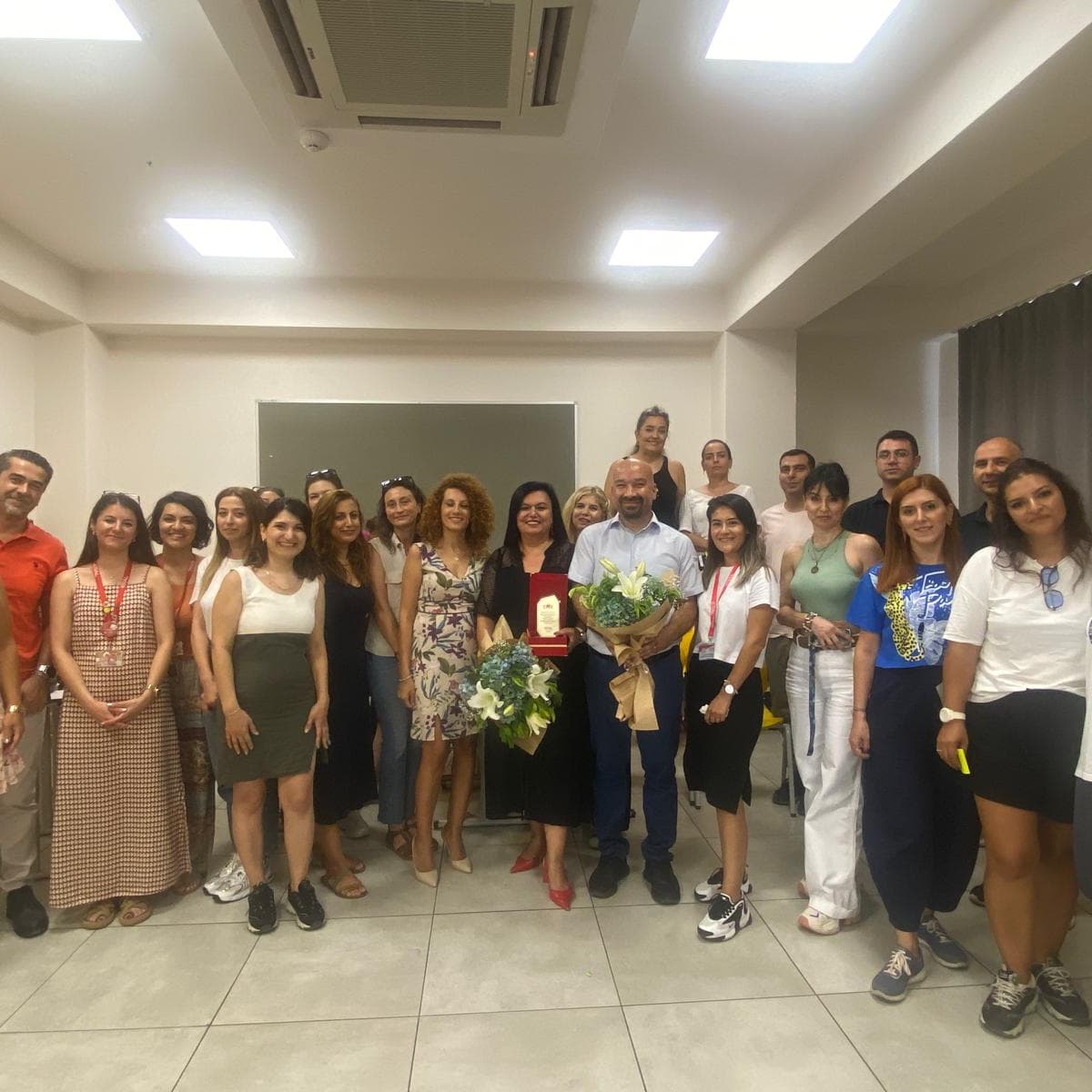 osmangulerr's tweet photo. Eral Çukurova Kampüsü bünyesinde kıymetli öğretmenlerimizle keyifli bir sezon açılışı yaptık.Eral okullarının dinamik kadrosu ile çalışmak çok değerliydi.Eral okullarına misafirperverliklerinden dolayı sonsuz teşekkürler 🙏 https://t.co/PxaDMFhk1J