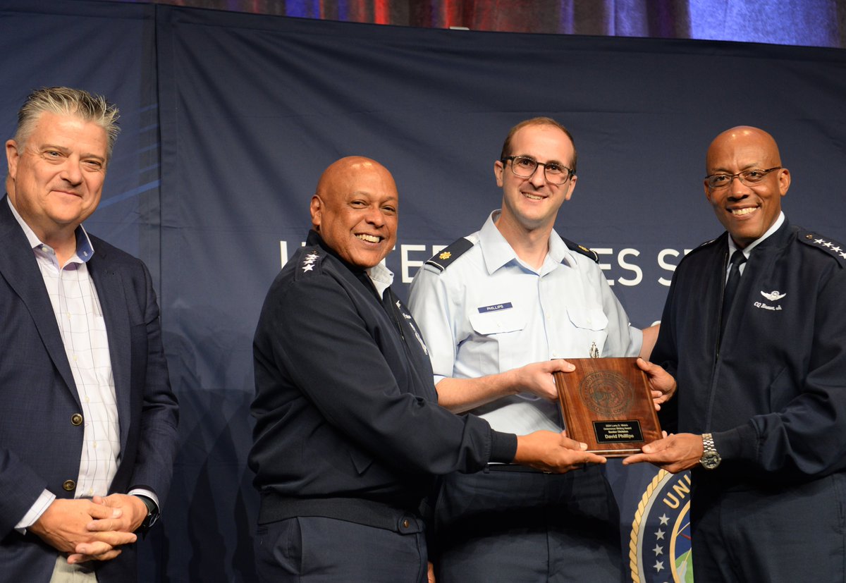 US_STRATCOM's tweet photo. Maj. David “Jobs” Phillips & Finland’s Jyri Lavikainen won the 2024 Gen. Larry D. Welch Deterrence Writing Award & #USSTRATCOM Consultation Committee-sponsored monetary prize yesterday.
The SCCC’s Mr. Terry Kroeger, CJCS @GenCQBrownJr & Gen. Anthony Cotton honored the awardees.