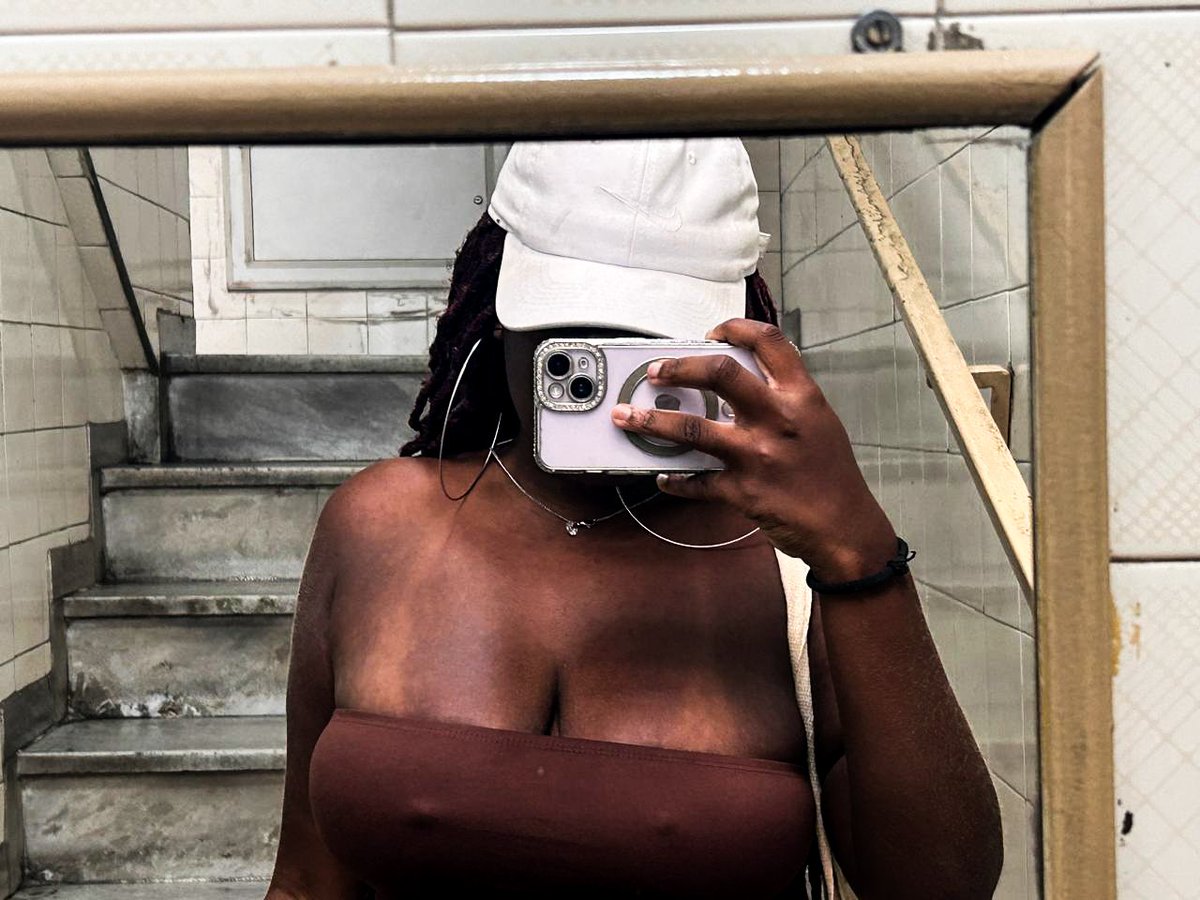 chelxrs's tweet photo. 🫦 https://t.co/HPpzf3e4HQ