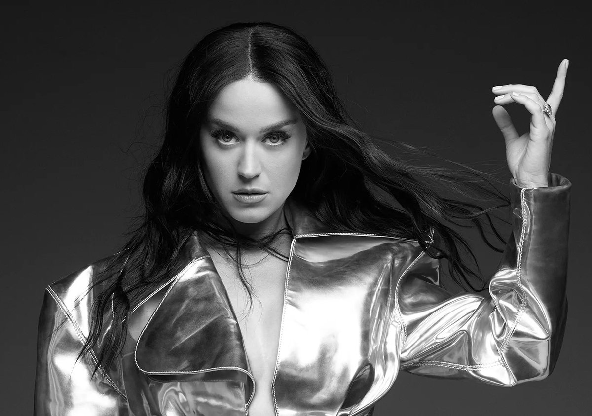 PopBase's tweet photo. Katy Perry will perform a medley of her hits as she receives the Vanguard Award at this year’s VMAs. https://t.co/13J3RKf0fV