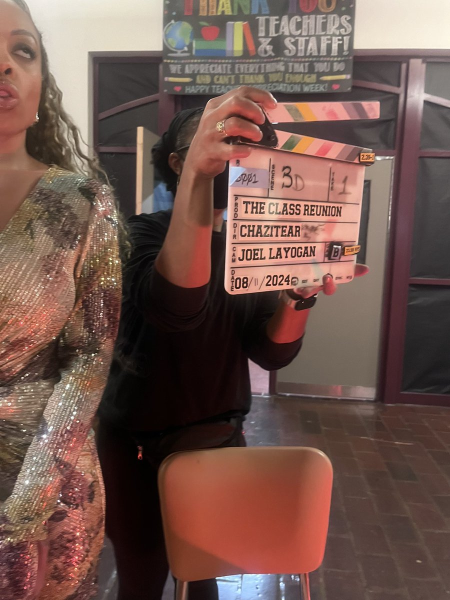 Oh just shooting a movie with my writer hubby <a href="/BarsheaLowery/">BARSHEA</a> and twin <a href="/karenobilom/">Kurnn</a> 🎓🥹