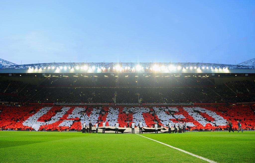 Stretford End Flags tweet media