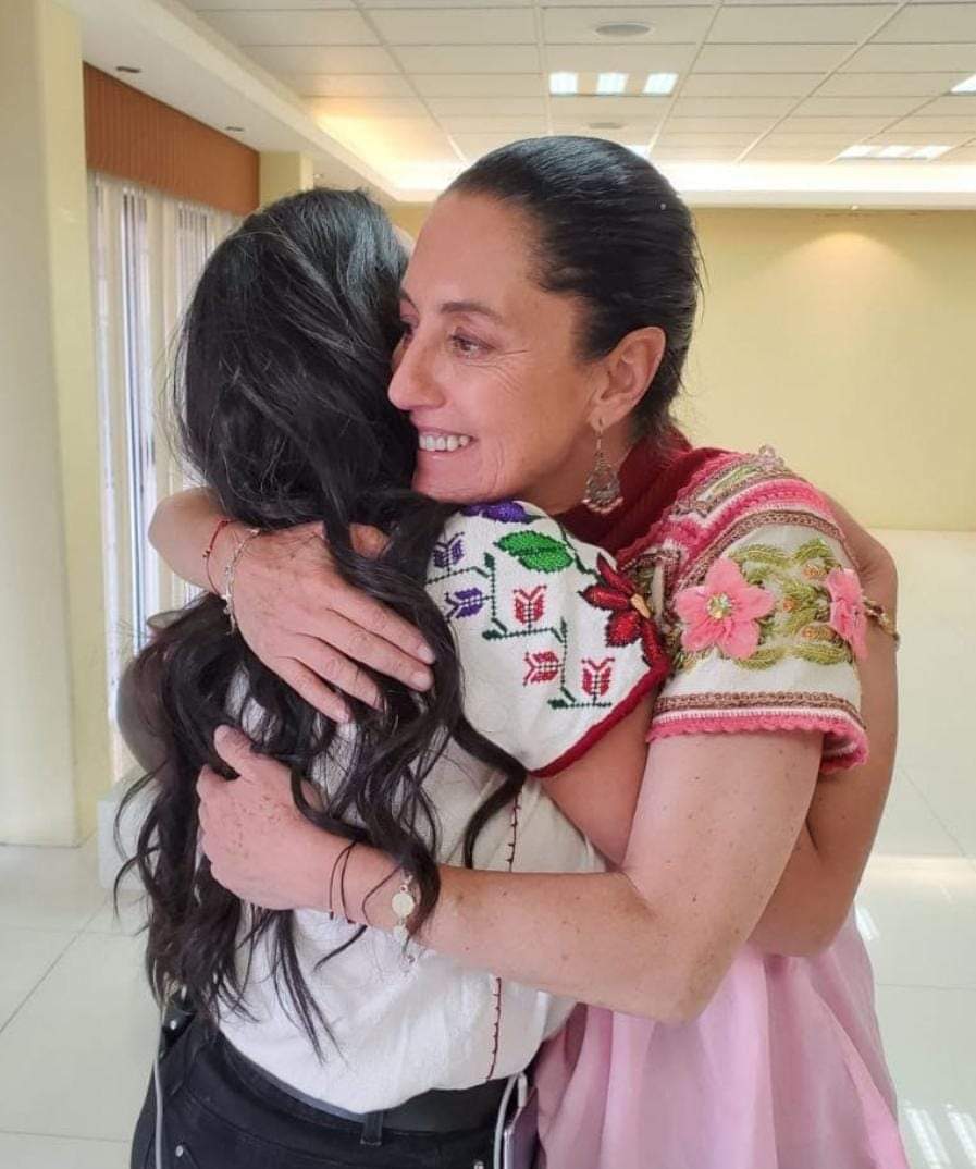 Giulianna Bugarini 💜 (@giulibugarini) on Twitter photo ¡Hicimos nuevamente historia!
200 años después llegó la primera mujer presidenta, México tiene una mujer transformadora, la Dra. <a href="/Claudiashein/">Claudia Sheinbaum Pardo</a>, que tiene un gran amor al Pueblo. Listas y listos para seguir acompañándola en la transformación de nuestro País. #ClaudiaPresidenta 💜 ¡Hicimos nuevamente historia!
200 años después llegó la primera mujer presidenta, México tiene una mujer transformadora, la Dra. <a href="/Claudiashein/">Claudia Sheinbaum Pardo</a>, que tiene un gran amor al Pueblo. Listas y listos para seguir acompañándola en la transformación de nuestro País. #ClaudiaPresidenta 💜