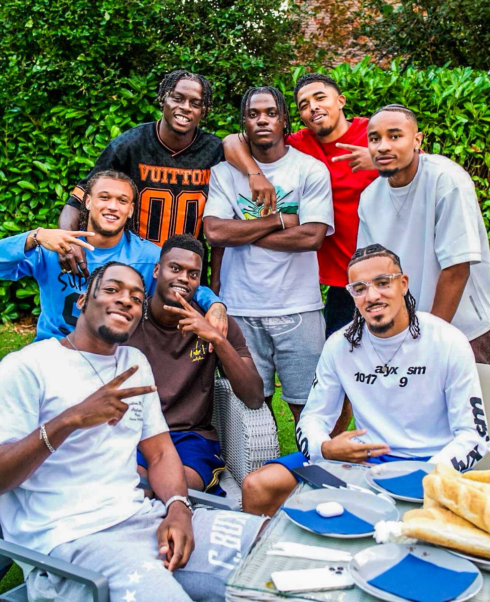 Enzo was not invited. ✌️