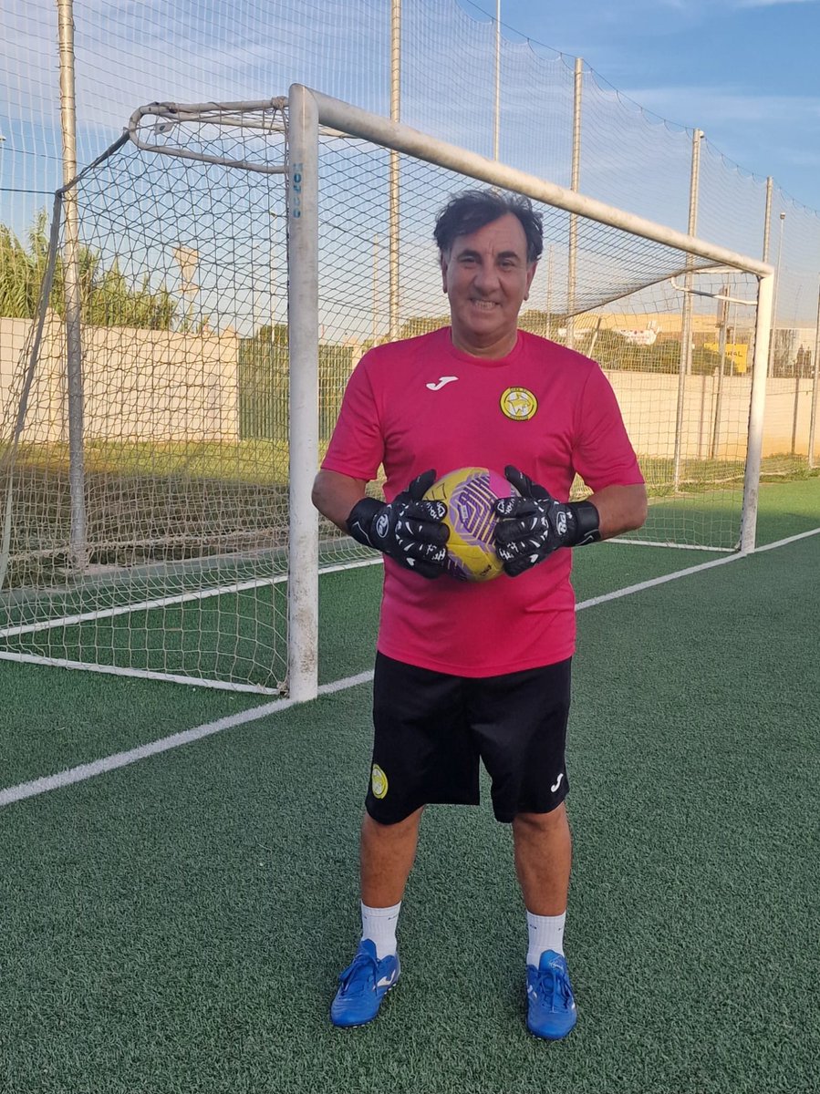Lynxfcgib's tweet photo. Lynx Football Club 🟨⚽️
Season 2024 / 2025
We are happy to announce our new goalkeeper coach Raul Cabrera 💪🏻He comes from Marbella with a lot of experience and has already begun working with our keepers👊
Welcome to the Family💛
#weliveforever #onefamily #lynxfc #premierteam https://t.co/1sEF3R8Pj2