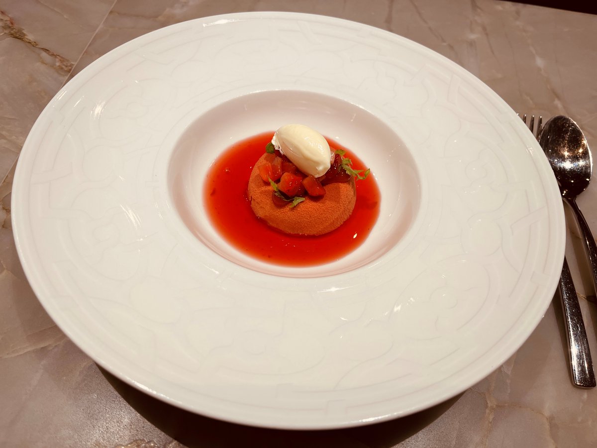MichelinGuideUK's tweet photo. From the Borders to the Orkneys, via Perthshire and the Highlands – Scotland’s larder showcased to the max at restaurant eòrna 

#Edinburgh 

https://t.co/TtI53Nxra4 https://t.co/49TZEw9FkD