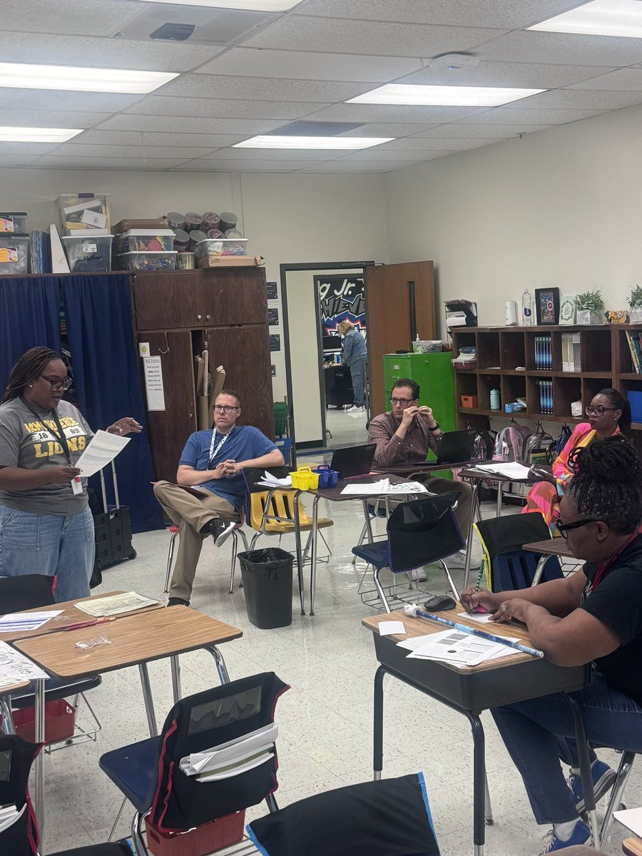 UmojaTurner's tweet photo. Lesson rehearsals are crucial for teachers to refine instructional strategies, anticipate student needs, and ensure clarity in lesson delivery. It fosters collaboration, leading to more effective and engaging lessons for our students. #StudentSucess #RegionIVRising @WMYwildcats. https://t.co/WodSIjFbbY