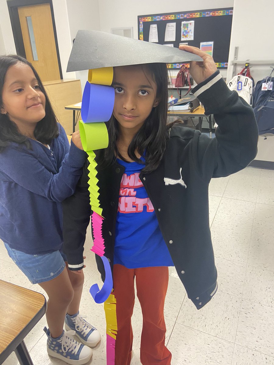 Vidushilearning's tweet photo. Fourth grades began the Brainiac unit by building selfie sculptures to represent their personalities. Each color represents learning styles, struggles and supports! #fcstag @FCSADVSTUDIES https://t.co/aicz0tz37a