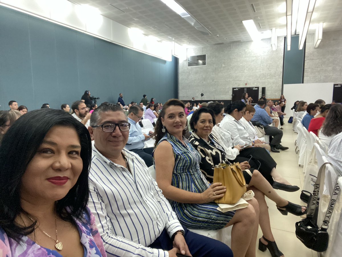 lizrosasmontero's tweet photo. Muy agradecida de contar con el apoyo en los trabajos de promoción y difusión de los derechos de niñas, niños y adolescentes de personas tan comprometidas, nuestras enlaces de participación de BCS y ⁦@JDHMex⁩ Maggy Ibañez y nuestras Procuradoras de protección🥰❤️ https://t.co/Cm3HEKOAw5