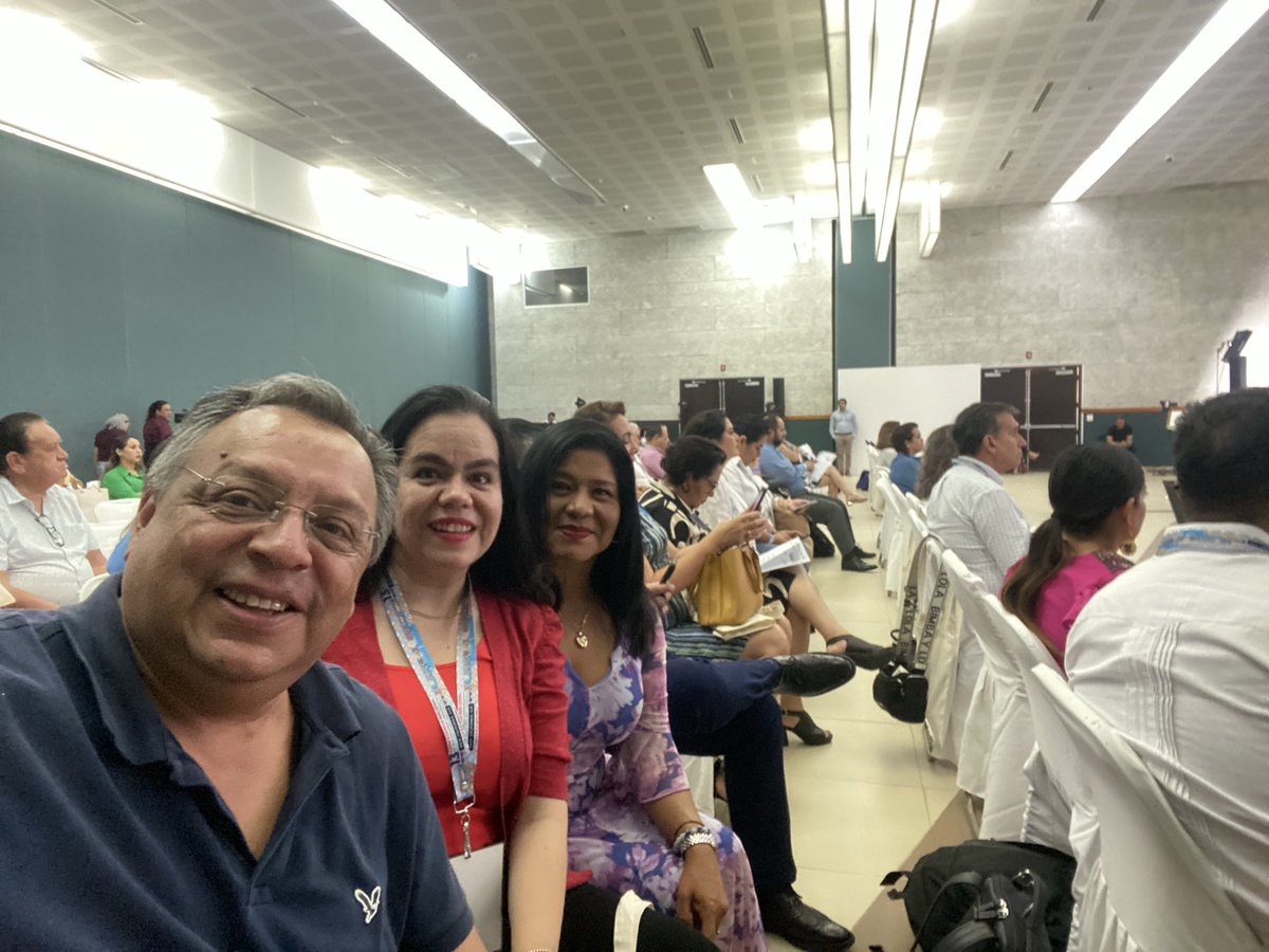 lizrosasmontero's tweet photo. Muy agradecida de contar con el apoyo en los trabajos de promoción y difusión de los derechos de niñas, niños y adolescentes de personas tan comprometidas, nuestras enlaces de participación de BCS y ⁦@JDHMex⁩ Maggy Ibañez y nuestras Procuradoras de protección🥰❤️ https://t.co/Cm3HEKOAw5
