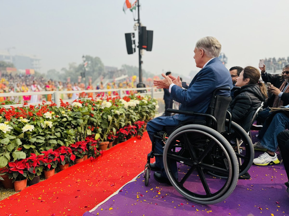 GregAbbott_TX's tweet photo. Wishing Prime Minister @narendramodi, Consul General D.C. Manjunath, and all our great friends in India a very happy Independence Day!

The enduring friendship between Texas and India stands for hope, opportunity, and prosperity. 

India will always have a friend in Texas. https://t.co/O7TC2RAmHF