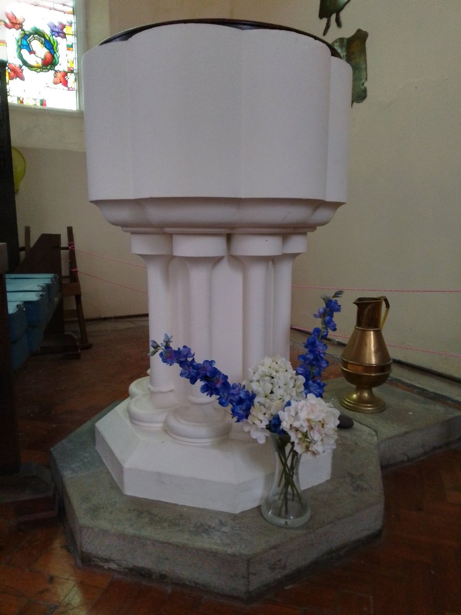 In Aberdyfi today on the trail of the delightfully-named Dovey Meiriona Broucksom, named after "Aberdovey" (English spelling) &amp; "Meirionydd" (the county.) Dovey was born to #BelgianRefugees Albert Broucksom &amp; Anna Marcus in 1915. Baptised in St. Peter's Church, in this font.