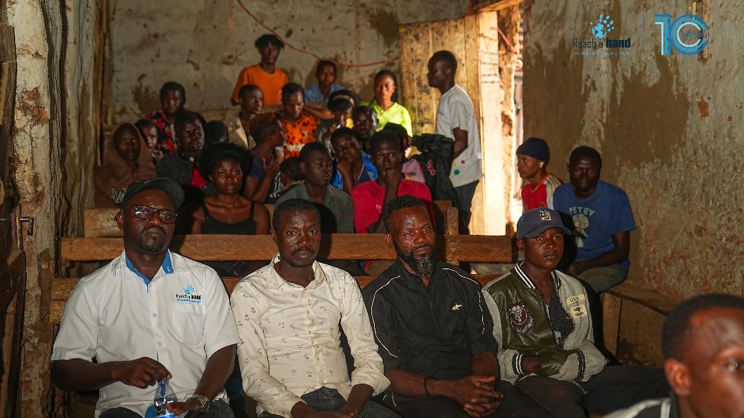 reachahand's tweet photo. The team of #KwisoMuCinema together with @CD_RAHU decided to spend the evening with the people of Kacwamba in Kabarole as they screened #SabotageUG.

The film did not leave them the same as they had so much to share and discuss with @CD_RAHU and the team especially when it came to sexual harrasment at work places and unsafe abortion.

We believe that everyone's thought after watching #SabotageUG is a start off point to learn and unlearn as we grow to be better leaders and elders of the community. #KwisoMuCinema #AllianceWeek24 #SabotageUG