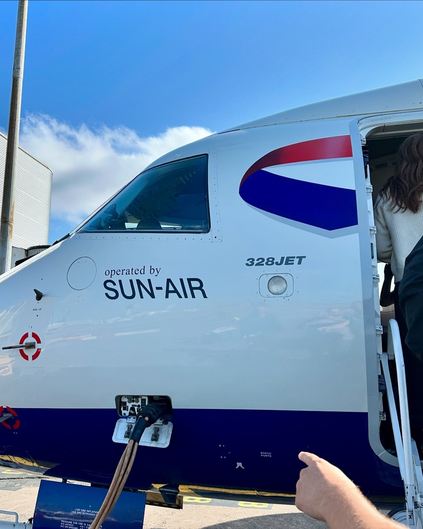 angeloedades's tweet photo. Boarding and some of the interior of the Dornier 328JET of Sun-Air of Scandinavia ✈️ 🇬🇧
.
.
#instaaviation #dornier #dornier328jet #sunair #britishairways #ba #j328 #dornier328 #aviation #man #manchester #bll #billund #boarding #cabin https://t.co/4H8CSrZ7O4