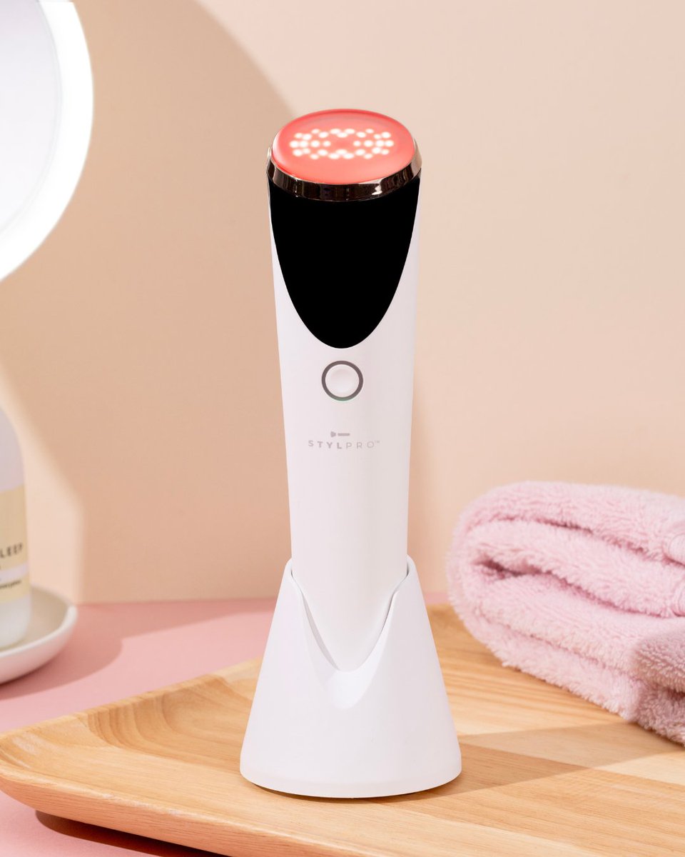 StylPro_UK's tweet image. Love your skin’s natural glow with the STYLPRO Pure Red LED Light Therapy Device✨ Experience advanced LED technology and soothing warmth to stimulate collagen and reveal a radiant glow💖 

#stylpro #redled #ledlight #lighttherapy #redledlight #skincare #collagen