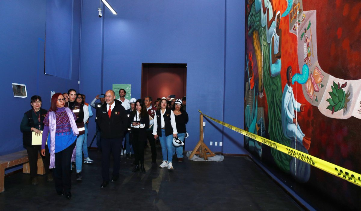 Letamaya's tweet photo. Hoy realizamos con el titular de @SOBSECDMX, Jesús Antonio Esteva Medina, un recorrido por el Museo Vivo del Muralismo, sede histórica de la @SEP_mx. Los encargados de la obra, ingenieros, arquitectos y especialistas, reportaron un avance del 90% en materia civil y 50% en la museografía, que comprende la disposición de salones y piezas de importantes artistas, así como la exhibición de los murales de creadores como Diego Rivera y David Alfaro Siqueiros.