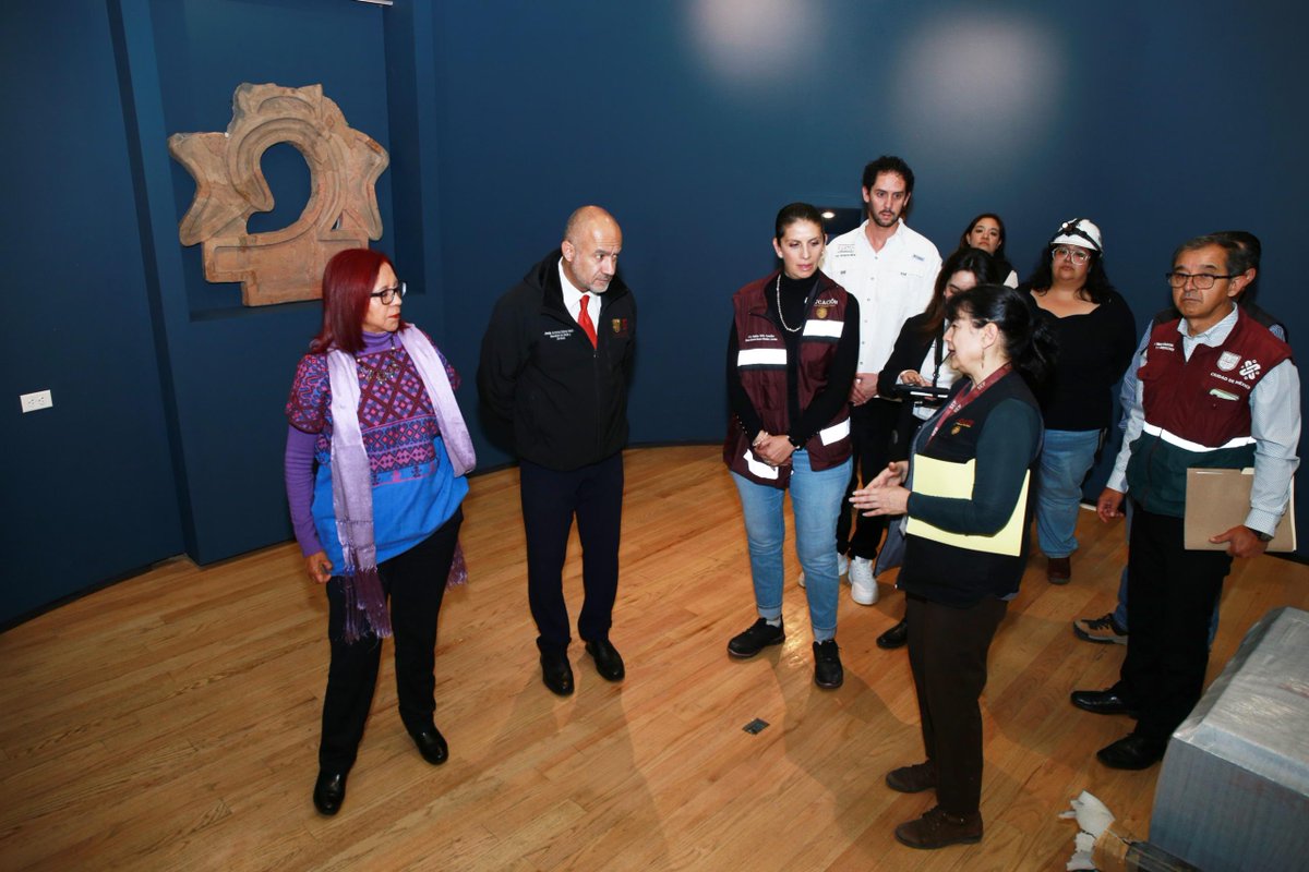 Letamaya's tweet photo. Hoy realizamos con el titular de @SOBSECDMX, Jesús Antonio Esteva Medina, un recorrido por el Museo Vivo del Muralismo, sede histórica de la @SEP_mx. Los encargados de la obra, ingenieros, arquitectos y especialistas, reportaron un avance del 90% en materia civil y 50% en la museografía, que comprende la disposición de salones y piezas de importantes artistas, así como la exhibición de los murales de creadores como Diego Rivera y David Alfaro Siqueiros.