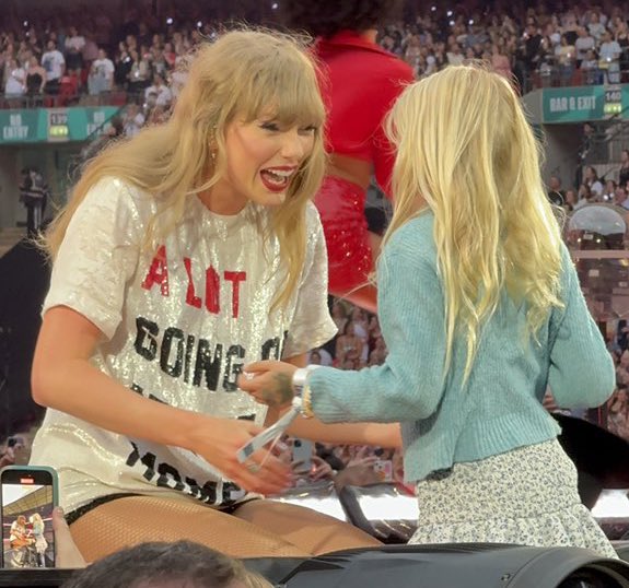 SavLovesSwift's tweet photo. Yeah so I actually can’t do this right now https://t.co/SA6FhiqBry