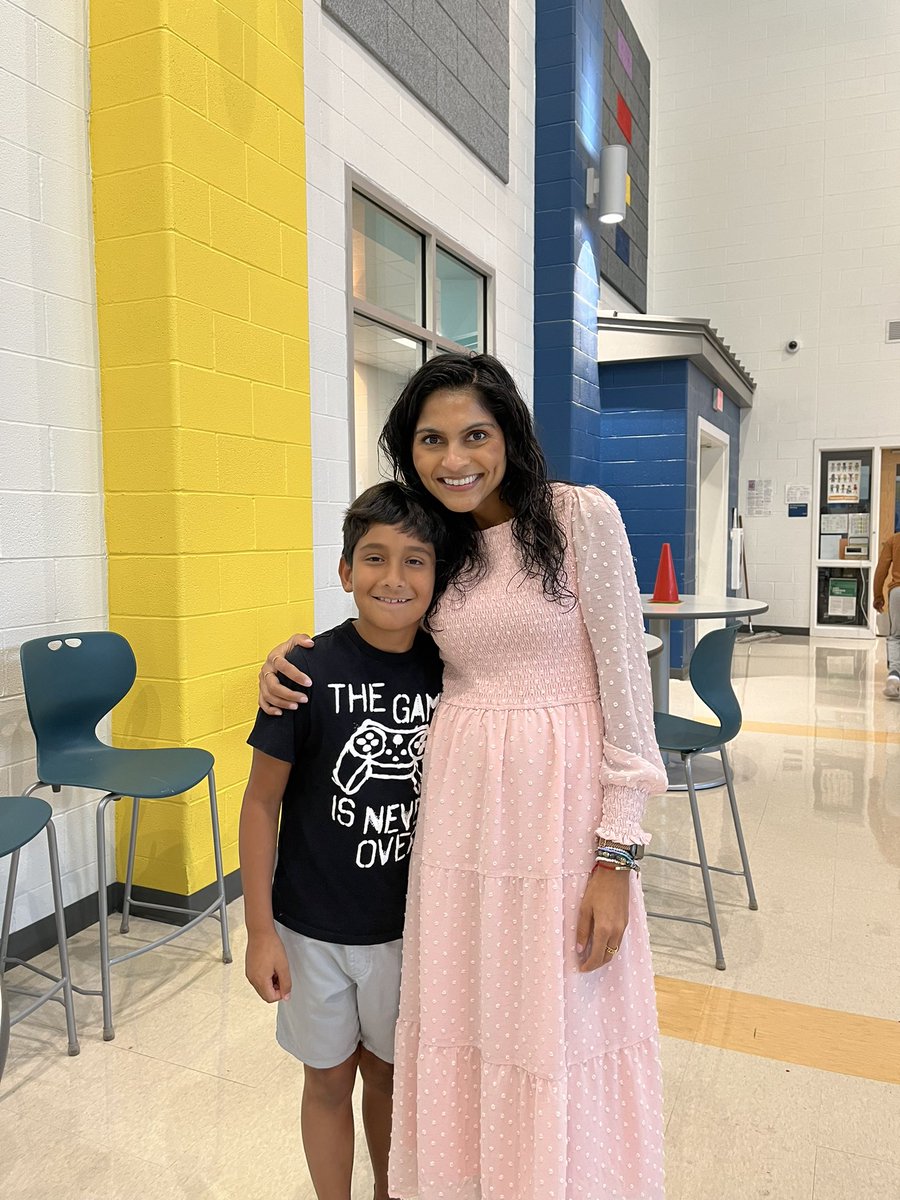 KrinaBPatel's tweet photo. What an amazing day filled with big hugs, district visitors, new kinders, and goal setting at the Ridge! We just love having them back! ✨💙 #TogetherWeChampion #MaximizeTheMoment @CabCoSchools @HickoryRidgeES https://t.co/fXuEwQcUnJ
