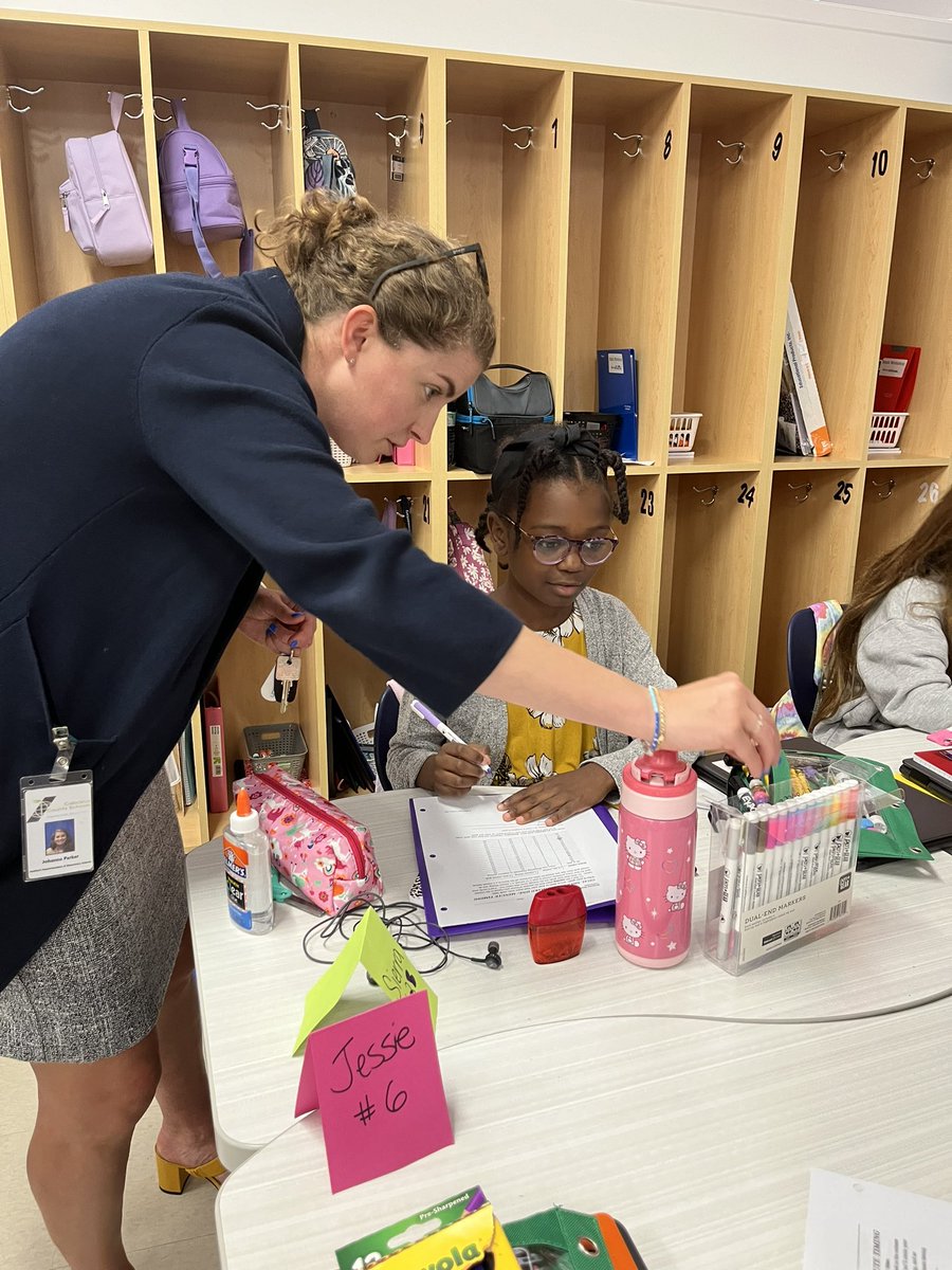 KrinaBPatel's tweet photo. What an amazing day filled with big hugs, district visitors, new kinders, and goal setting at the Ridge! We just love having them back! ✨💙 #TogetherWeChampion #MaximizeTheMoment @CabCoSchools @HickoryRidgeES https://t.co/fXuEwQcUnJ
