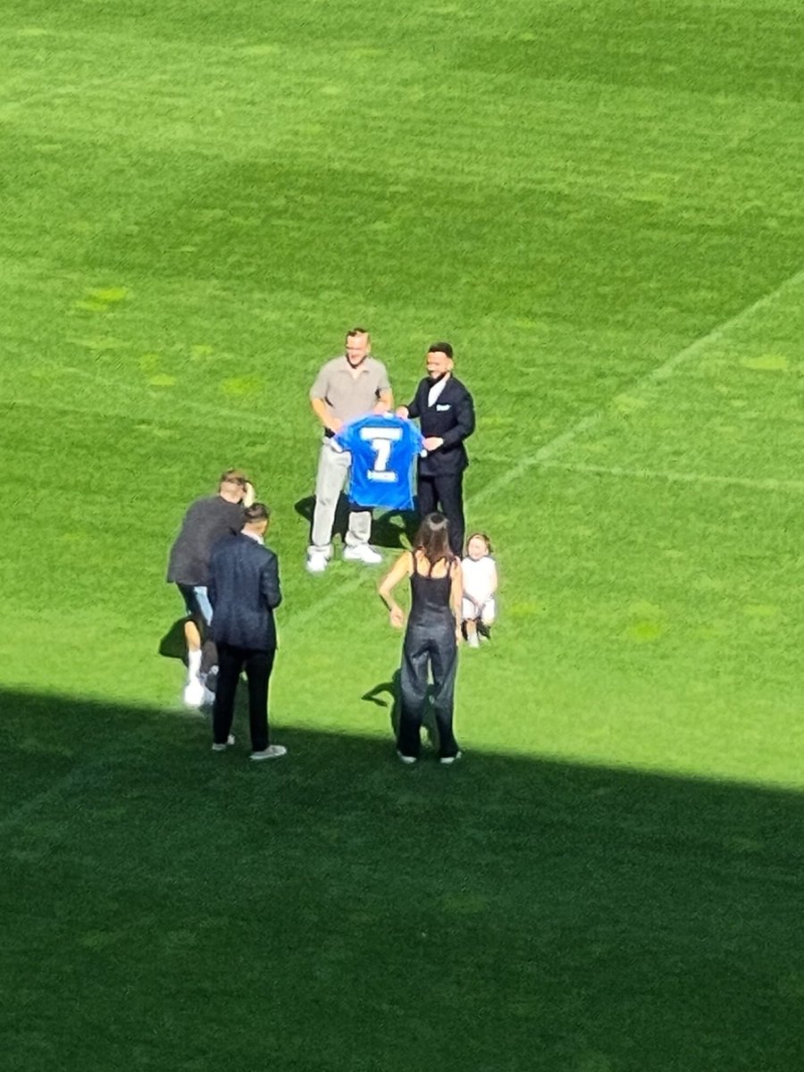 darmstadt_fan_'s tweet photo. Lidberg hat auch unterschrieben. #sv98 #lilien https://t.co/wUdG5EzYbX