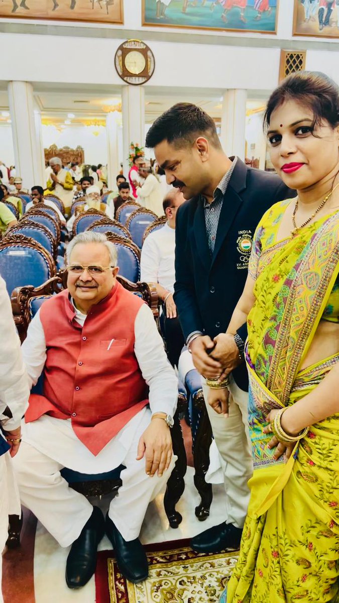 sarang986's tweet photo. राजभवन में आयोजित स्वतंत्रता दिवस स्वागत  समारोह में सम्मिलित होने का शौभाग्य प्राप्त हुआ,बहुत बहुत धन्यवाद माननीय राज्यपाल श्री @GovernorCG सर,माननीय मुख्यमंत्री श्री @vishnudsai सर, श्री.@drramansingh सर, @ChhattisgarhCMO @RaipurDistrict @RaipurSmartCity @jaisatnamvyayamshaala https://t.co/CdUXhloVYf