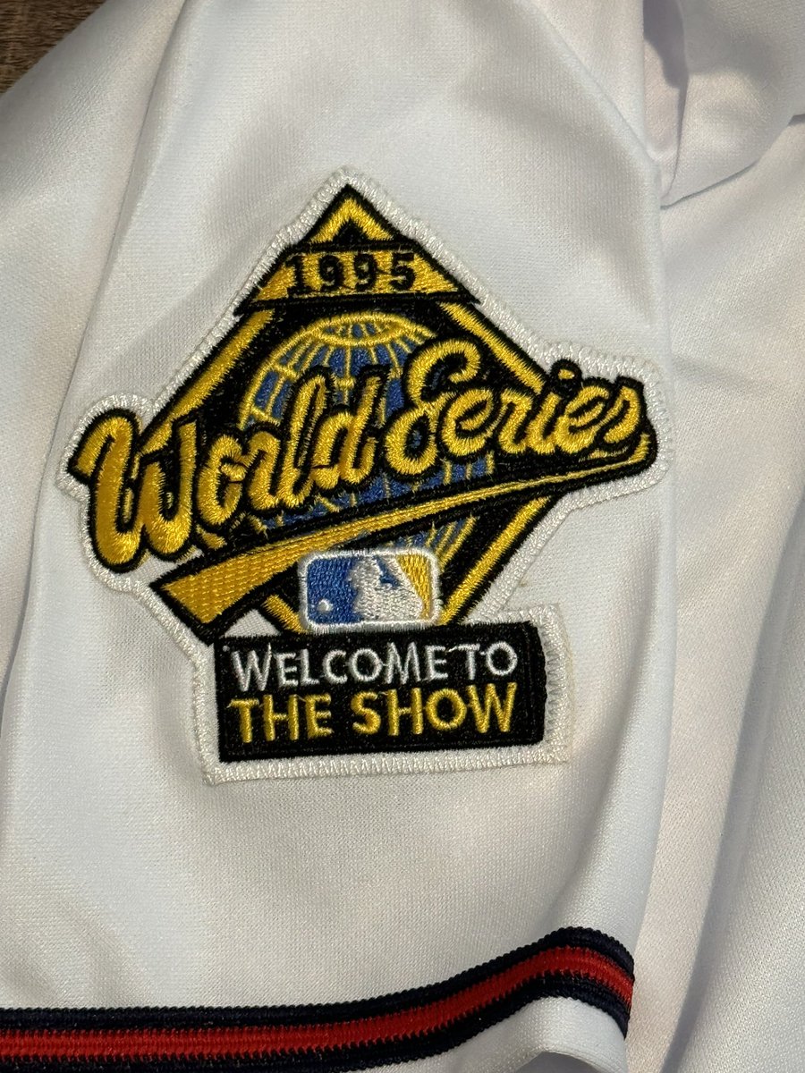 HUBapparel1's tweet photo. Greg “Mad Dog” Maddux 95
World Series jersey at H.U.B.! https://t.co/rHTpN231k6