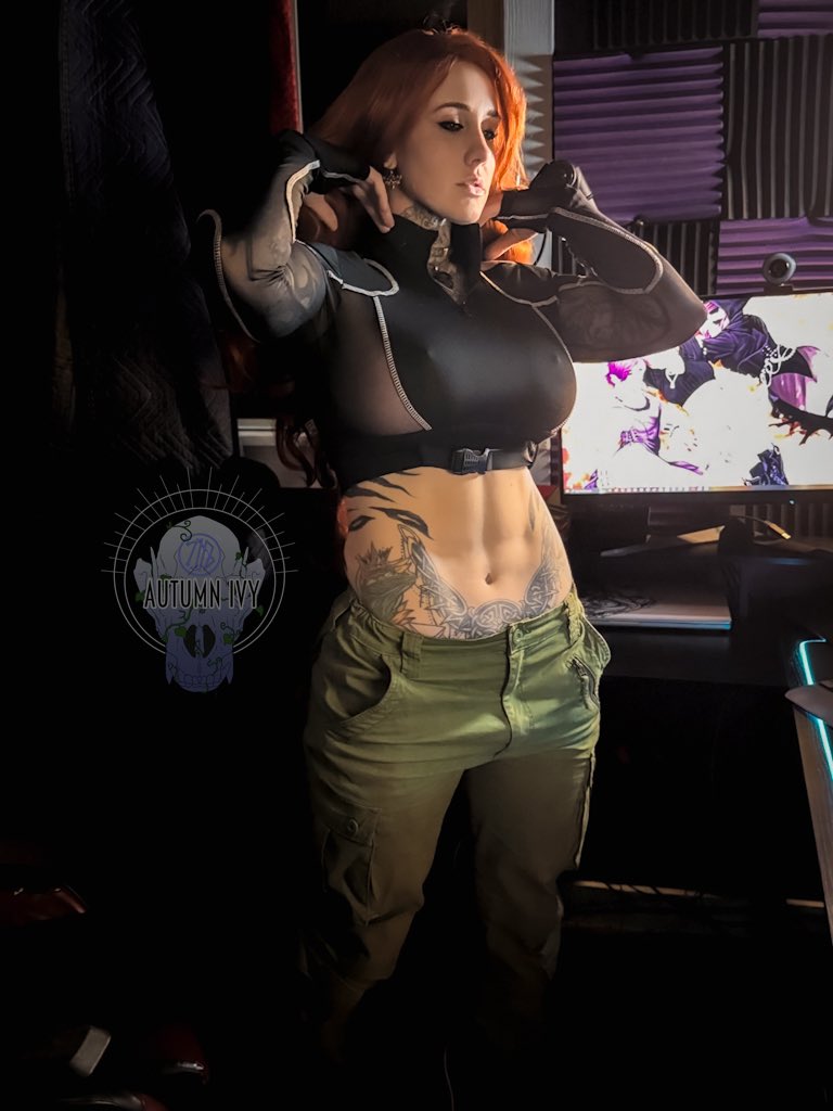 xXAutumnIvyXx's tweet photo. One day I’m going to find pants that fit my 🥩 thighs and my waist. One day. https://t.co/dhcoK2Aru1