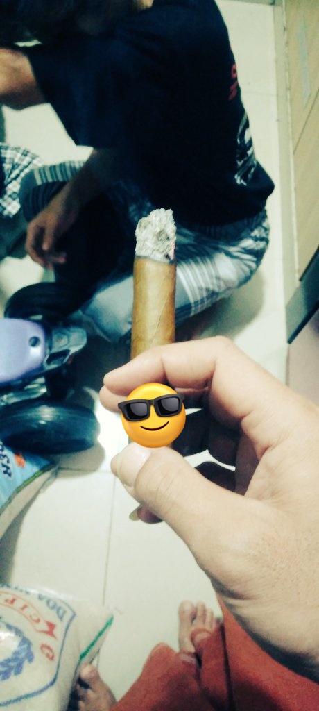 adam130319's tweet photo. Saratnya rutinan
Ini dah gk ngerokok gilian ngerokok 3 hisapan mengok🤣🤣hadehhh https://t.co/hodwOcDoFP