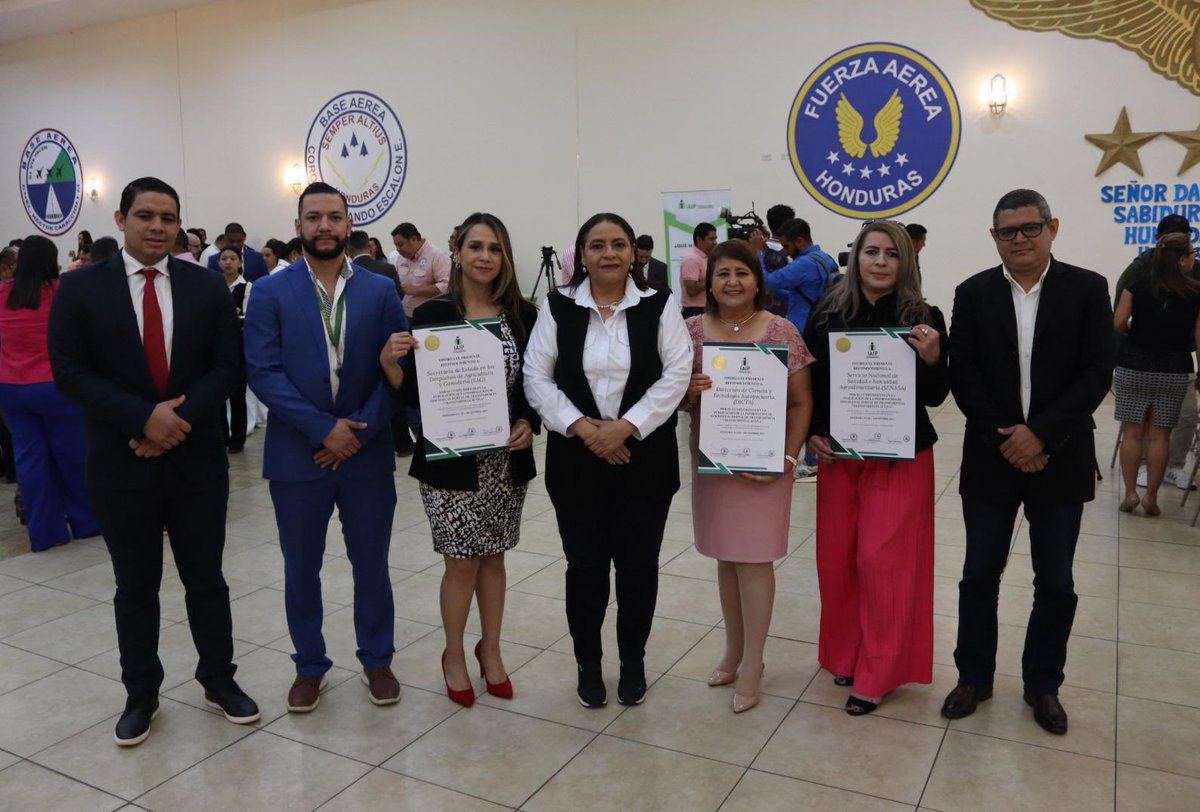 saghonduras's tweet photo. 🔴 Por el #IAIP: #SAG con sus dependencias #SAGDicta, #SAGSenasa y #SAGPronaders, reciben la calificación del 100%. 

Lee detalles aquí: https://t.co/z6NGME8UXT https://t.co/1cJscA14Qb