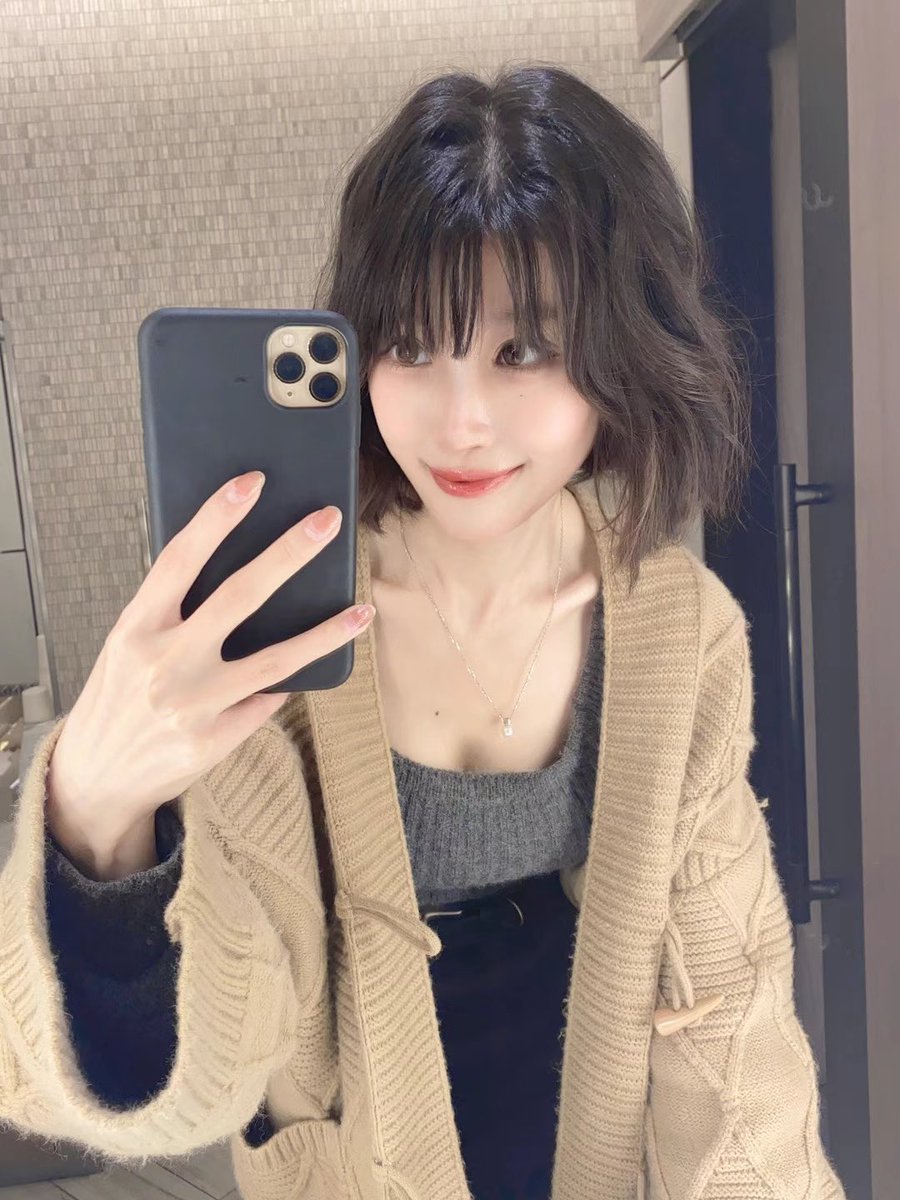SoftyOnion's tweet photo. i've made some new friends in game recently 🥰 and this is a new selfie for my new followers 😬 i've made some time to do new edits btw, any good ideas from you guys? https://t.co/x6JOygAZDK